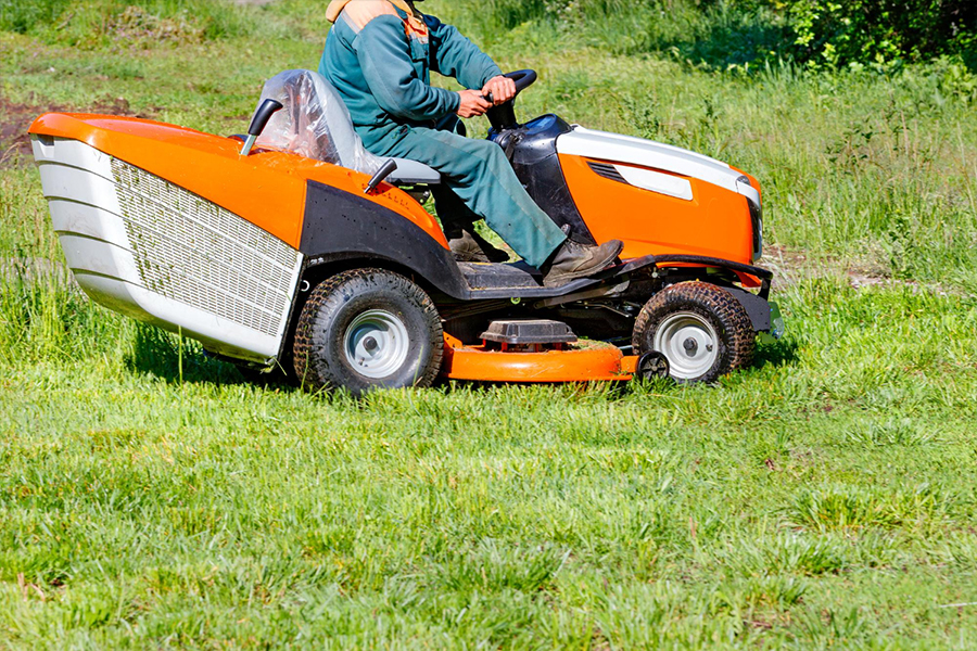 Acreage-&-Ride-On-Mowing-Services-Services-02
